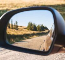 Stakla za retrovizore auta moraju biti neoštećena 